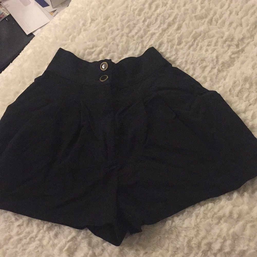 Vintage Cache black dress shorts size Petite